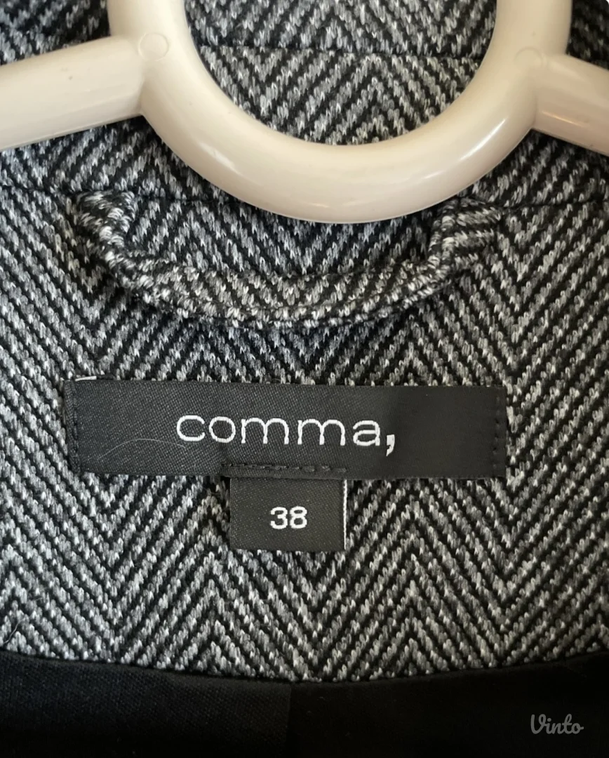 COMMA predobar sivi sako nekoriscen 38