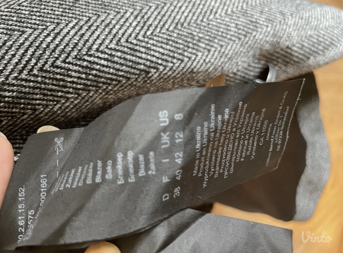 COMMA predobar sivi sako nekoriscen 38