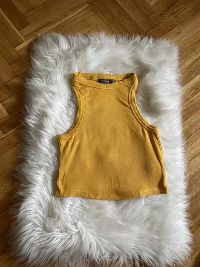 NOVO Bershka ribbed crop top vel.S