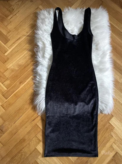 Pull&Bear plišana crna haljina vel.XS