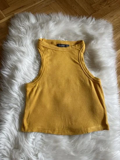 NOVO Bershka ribbed crop top vel.S