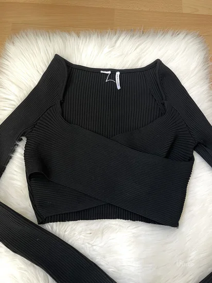 NOVO Crni ribbed crop na preklop vel.XS/S