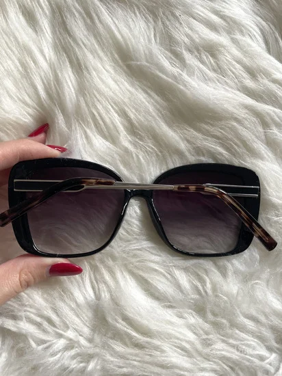 NOVO Reserved naocare za sunce
