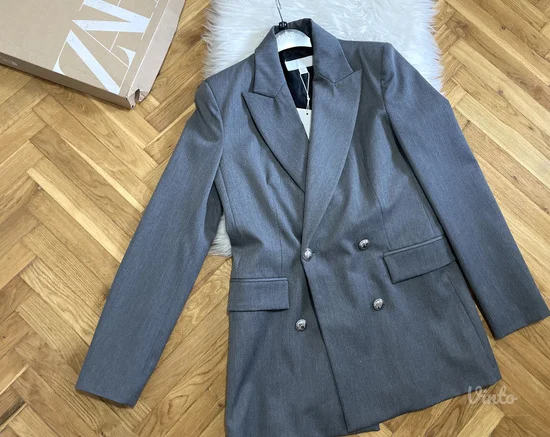 NOVO ZARA Viralni sako na preklop vel.XS