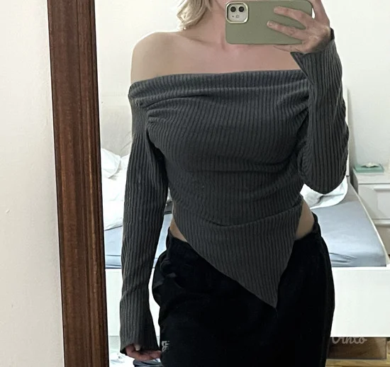 NOVO Shein off shoulder dzemper vel.S