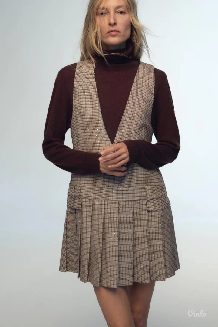 NOVO ZARA Viralna haljina sa sljokicama vel.XS