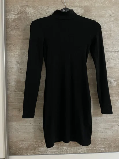 NOVO Bershka uska crna haljina vel.XS