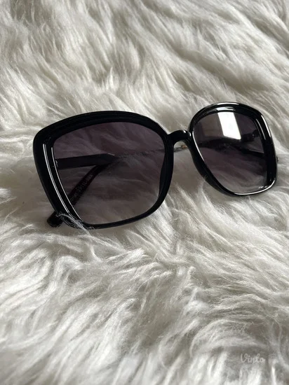 NOVO Reserved naocare za sunce