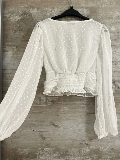 NOVO Stradivarus bela bluza vel.S