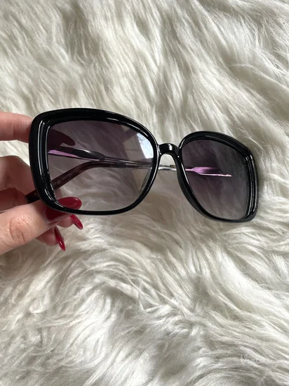 NOVO Reserved naocare za sunce