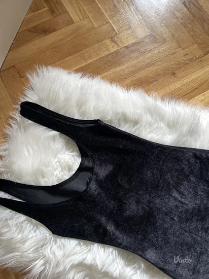 Pull&Bear plišana crna haljina vel.XS