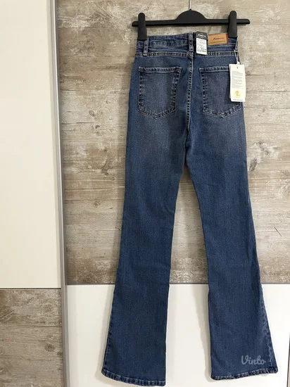 NOVO Fioretto wide leg farmerke vel.XS