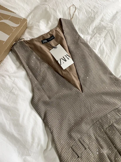 NOVO ZARA Viralna haljina sa sljokicama vel.XS