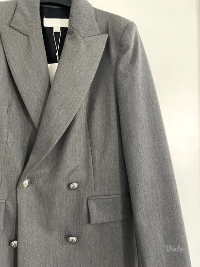 NOVO ZARA Viralni sako na preklop vel.XS