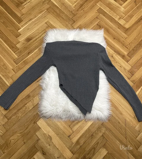 NOVO Shein off shoulder dzemper vel.S