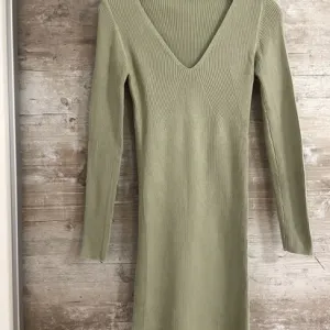 NOVO Stradivarius knit haljina vel.XS/S