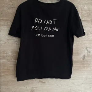 Sinsay majica sa natpisom vel.XS