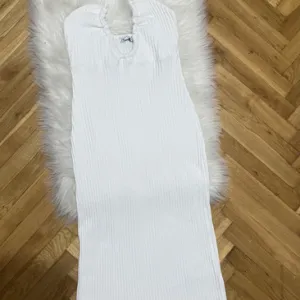 NOVO ZARA bela letnja haljina gola ledja vel. S/M