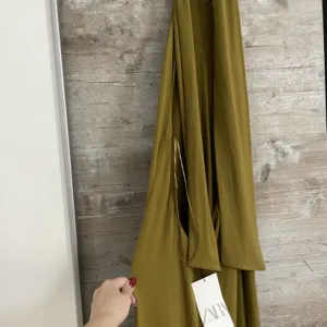 NOVO ZARA Viralna haljina golih ledja vel.XS