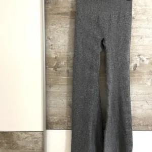 NOVO sive rebraste helanke vel.S