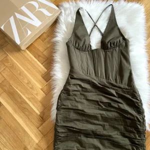 NOVO ZARA Korset haljina vel.XS