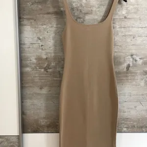 ZARA Nude haljina vel.S