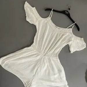 FB Sister beli letnji kombinezon vel.XS