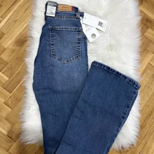 NOVO Fioretto wide leg farmerke vel.XS