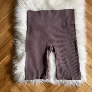 NOVO Reserved seamless sorts vel.XS/S