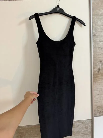 Pull and Bear plisana crna haljina vel. XS