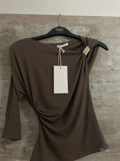 NOVO ZARA Viralna asimetrična majica vel.XS