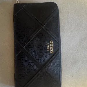 Guess novcanik orginal