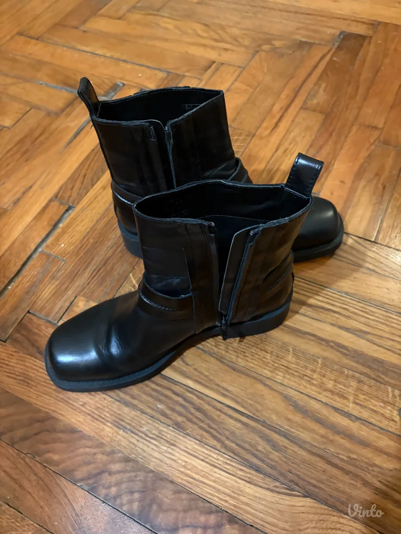 Zara krtake kaubojke cizme kozne