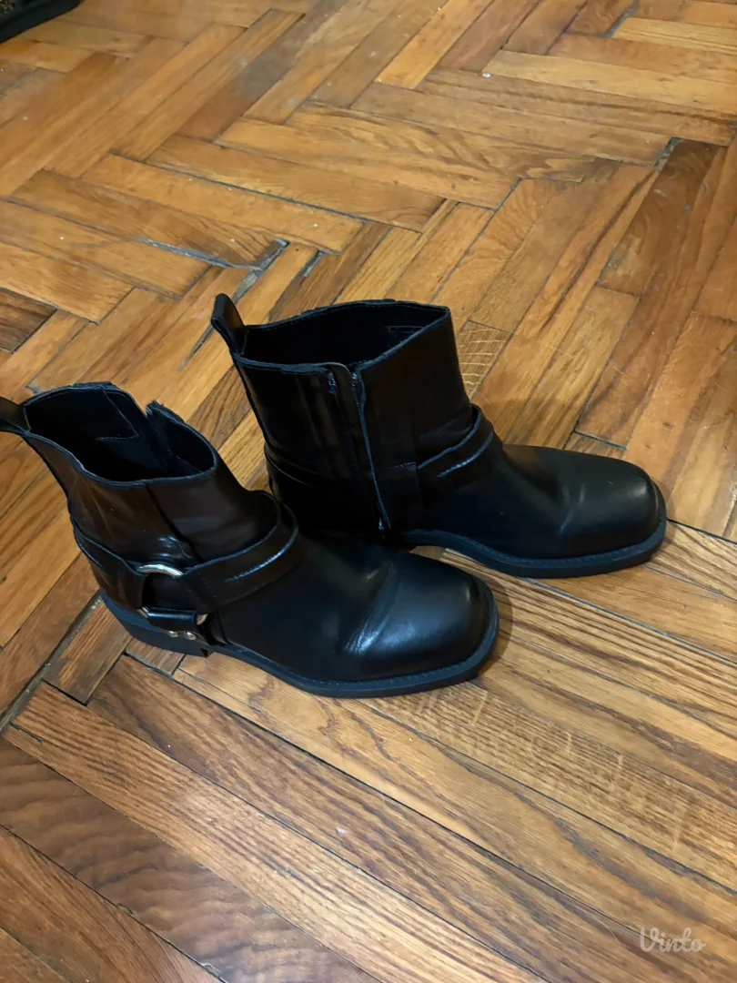 Zara krtake kaubojke cizme kozne