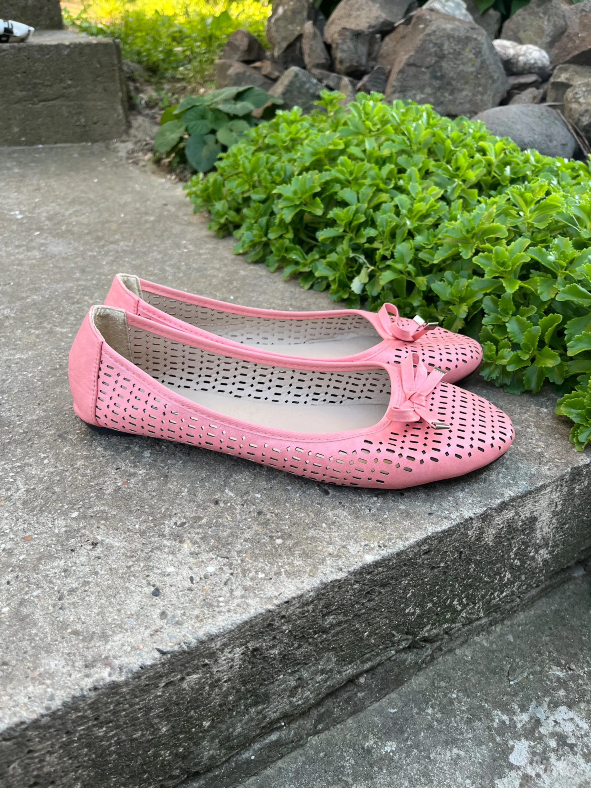 Roze baletanke sa mašnicama