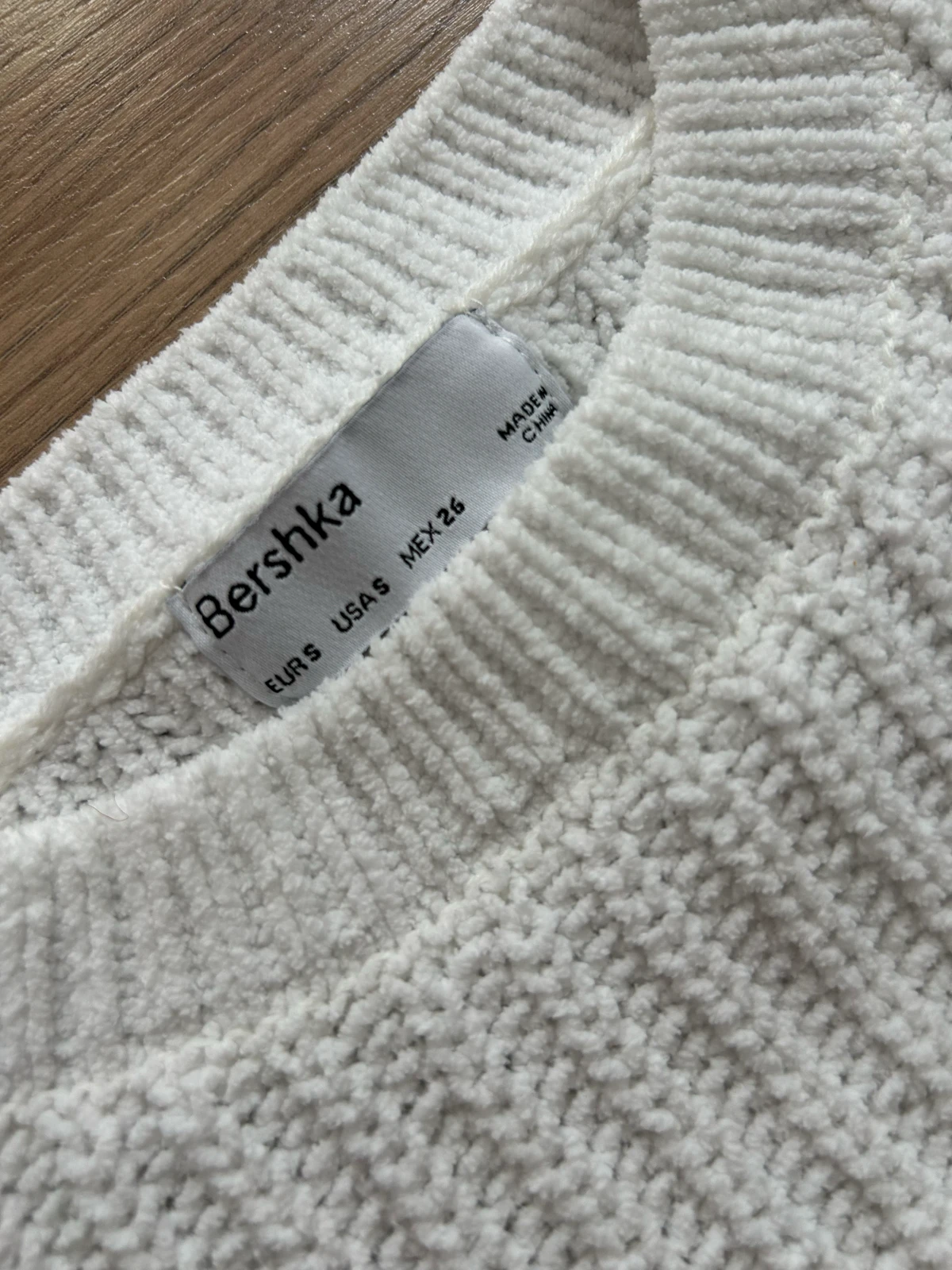 Bershka-kratki džemper