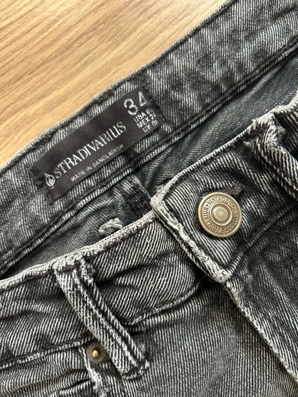 Stradivarius- Crne farmerice