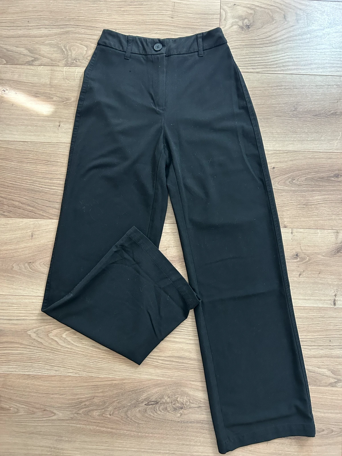 Bershka- Crne pantalone