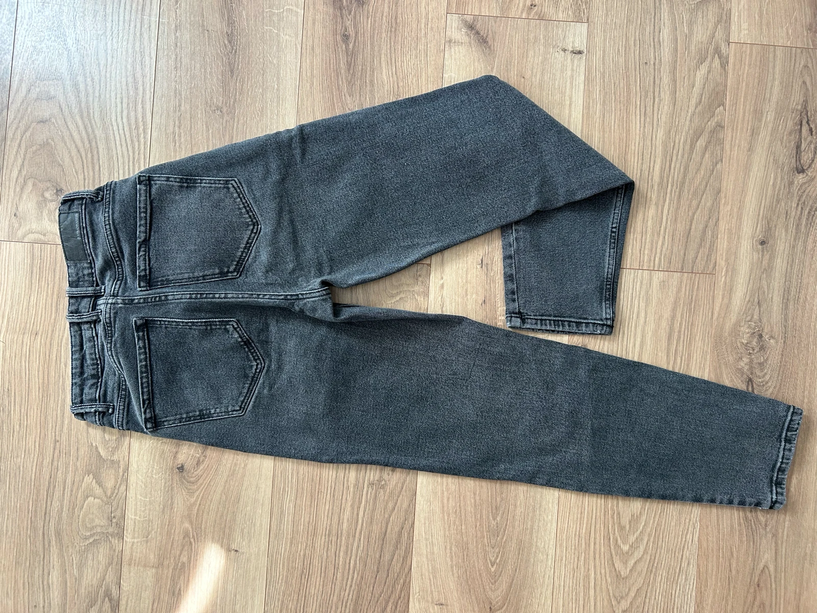 Stradivarius- Crne farmerice