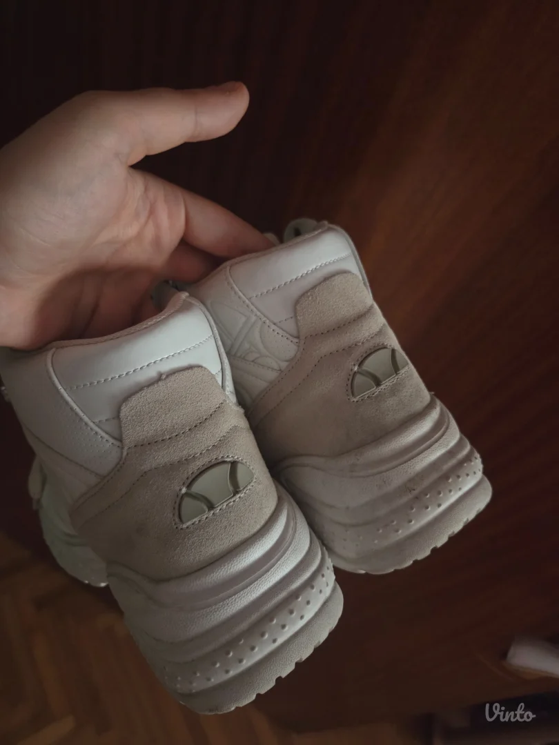 Elesse duboke patike-cipele broj 40