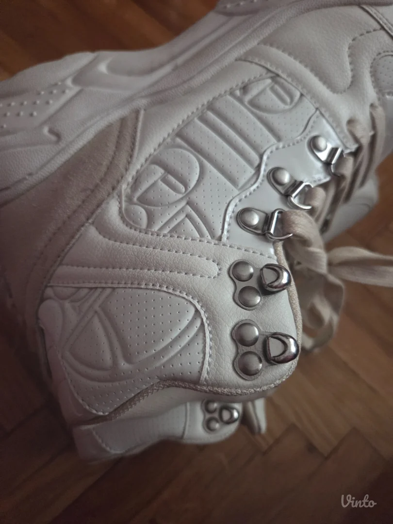 Elesse duboke patike-cipele broj 40