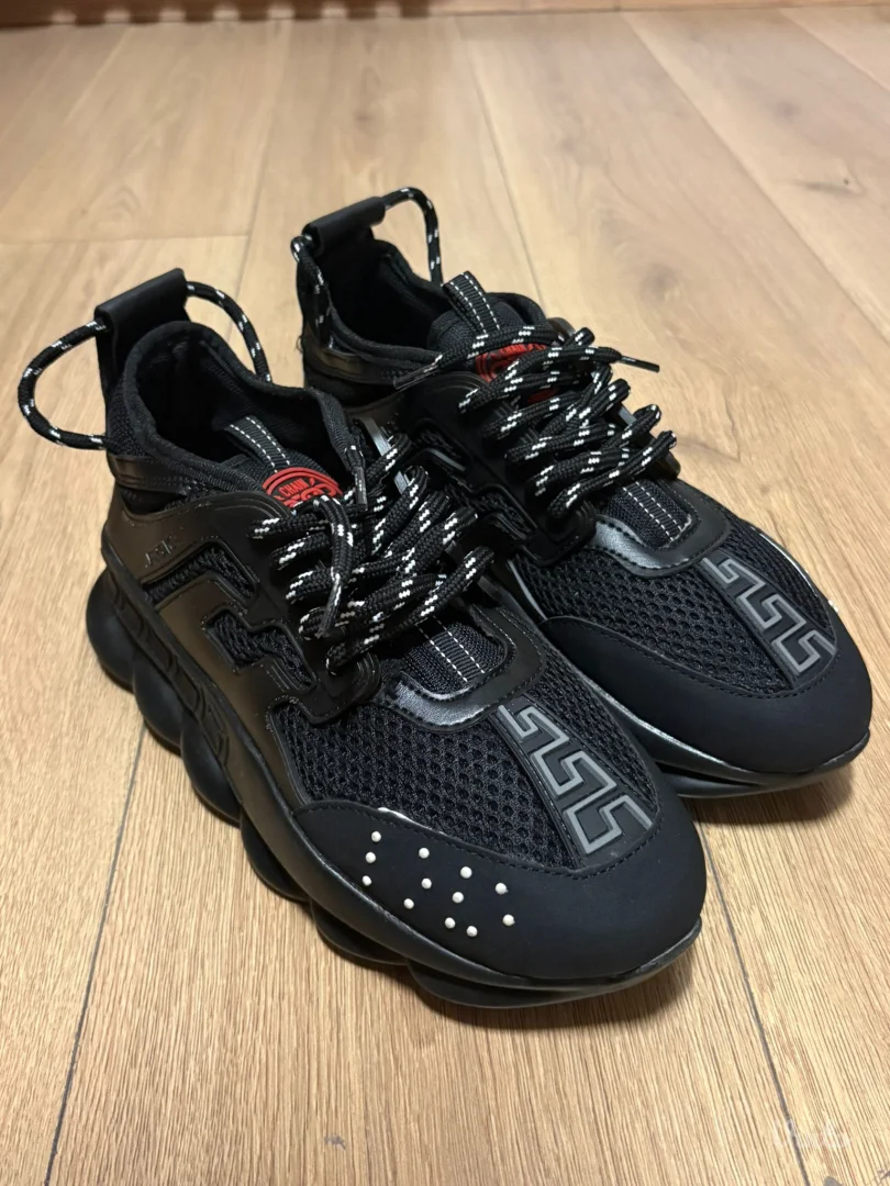 Versace chain reaction - crne patike, br 40