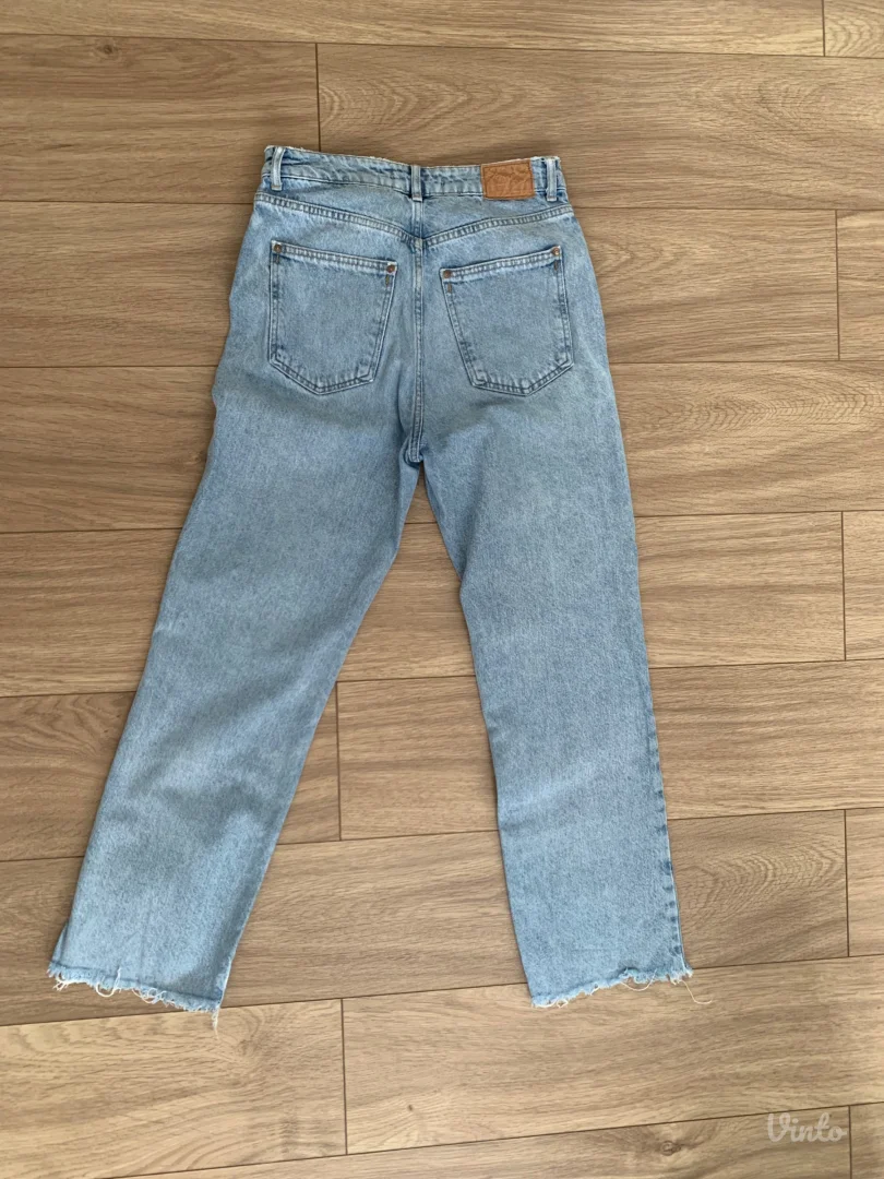 Zara farmerke svetlo plave