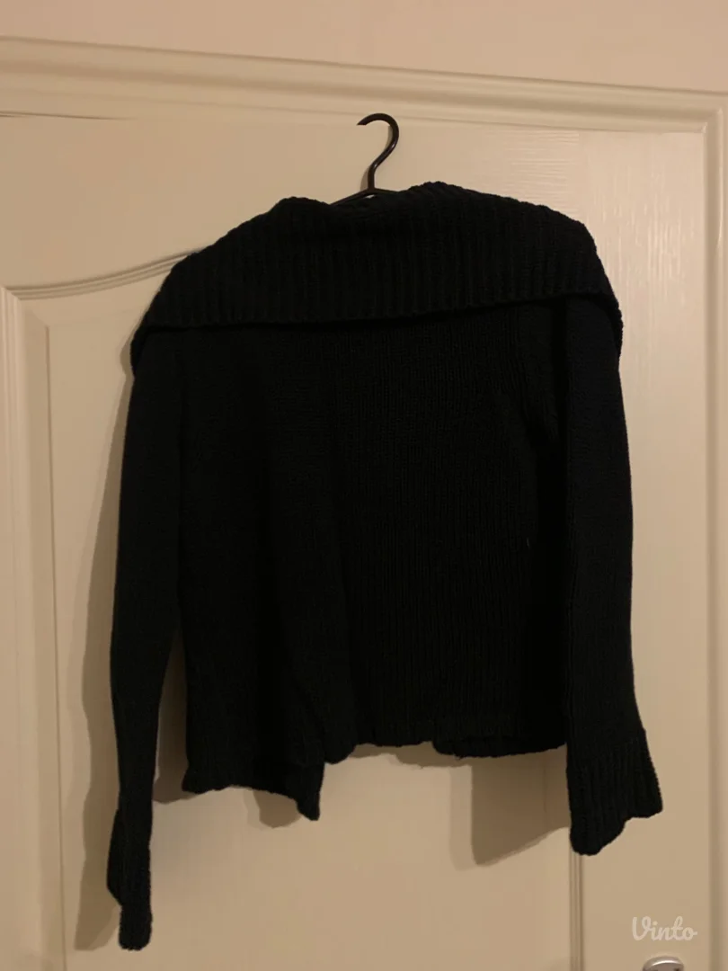 H&M Crni zenski dzemper