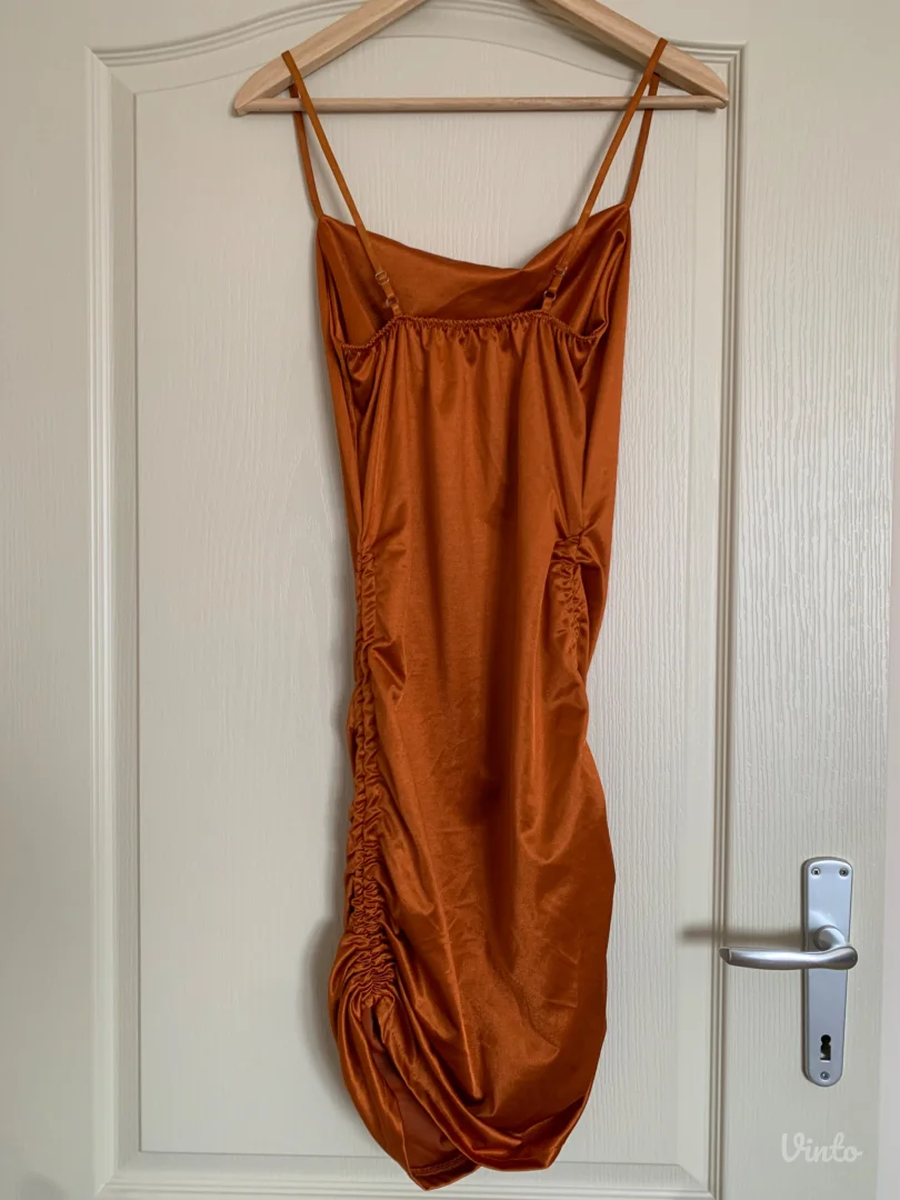 Haljina bakarne boje