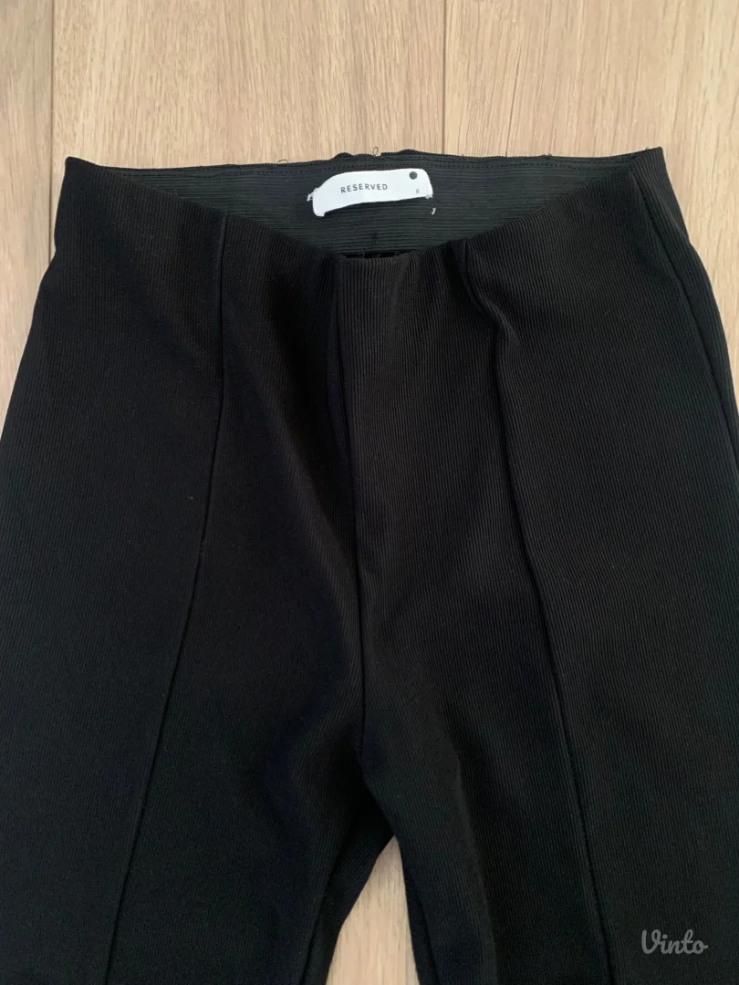 RESERVED 2 para helanki rebrastog materijala crne i maslinasto zelene S velicina