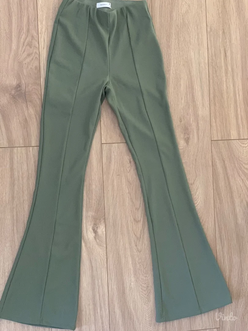 RESERVED 2 para helanki rebrastog materijala crne i maslinasto zelene S velicina