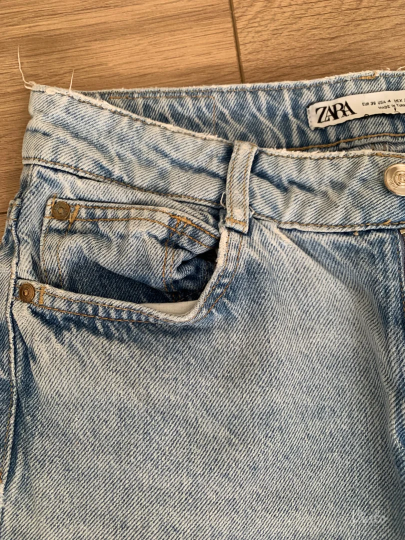 Zara farmerke svetlo plave