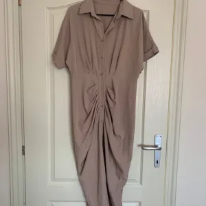 Bez haljina sa pojasom univerzalna velicina