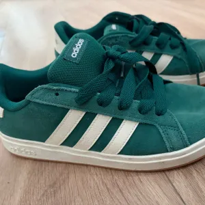 Decije patike adidas Grand Court OOs